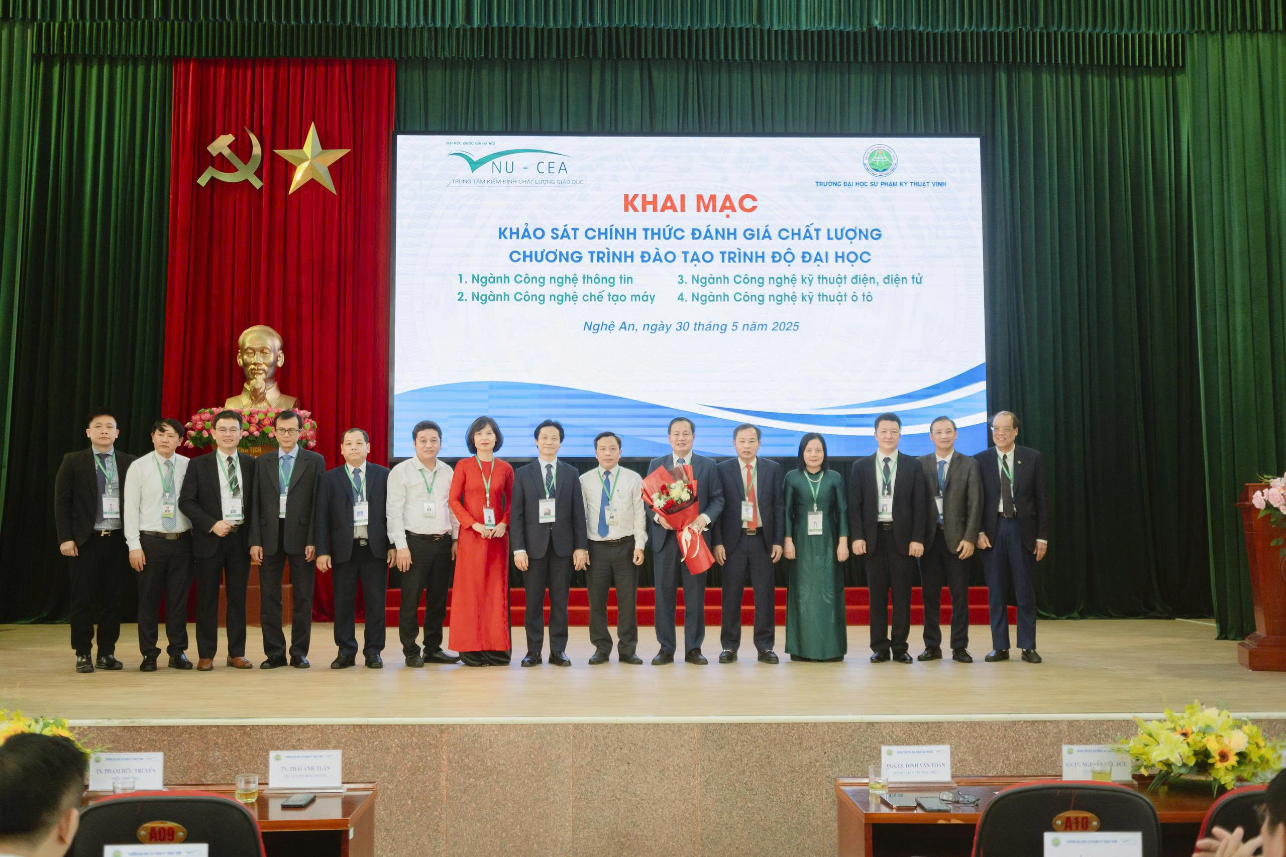 Khai mạc khảo sát chính thức đánh giá chất lượng chương trình đào tạo trình độ đại học tại trường Đại học Sư phạm Kỹ thuật Vinh